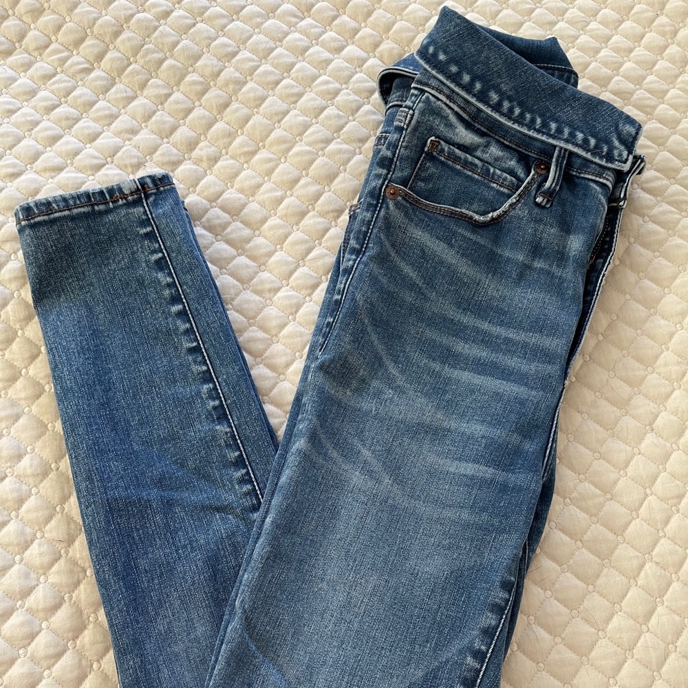 Abercrombie & Fitch high waisted jeans